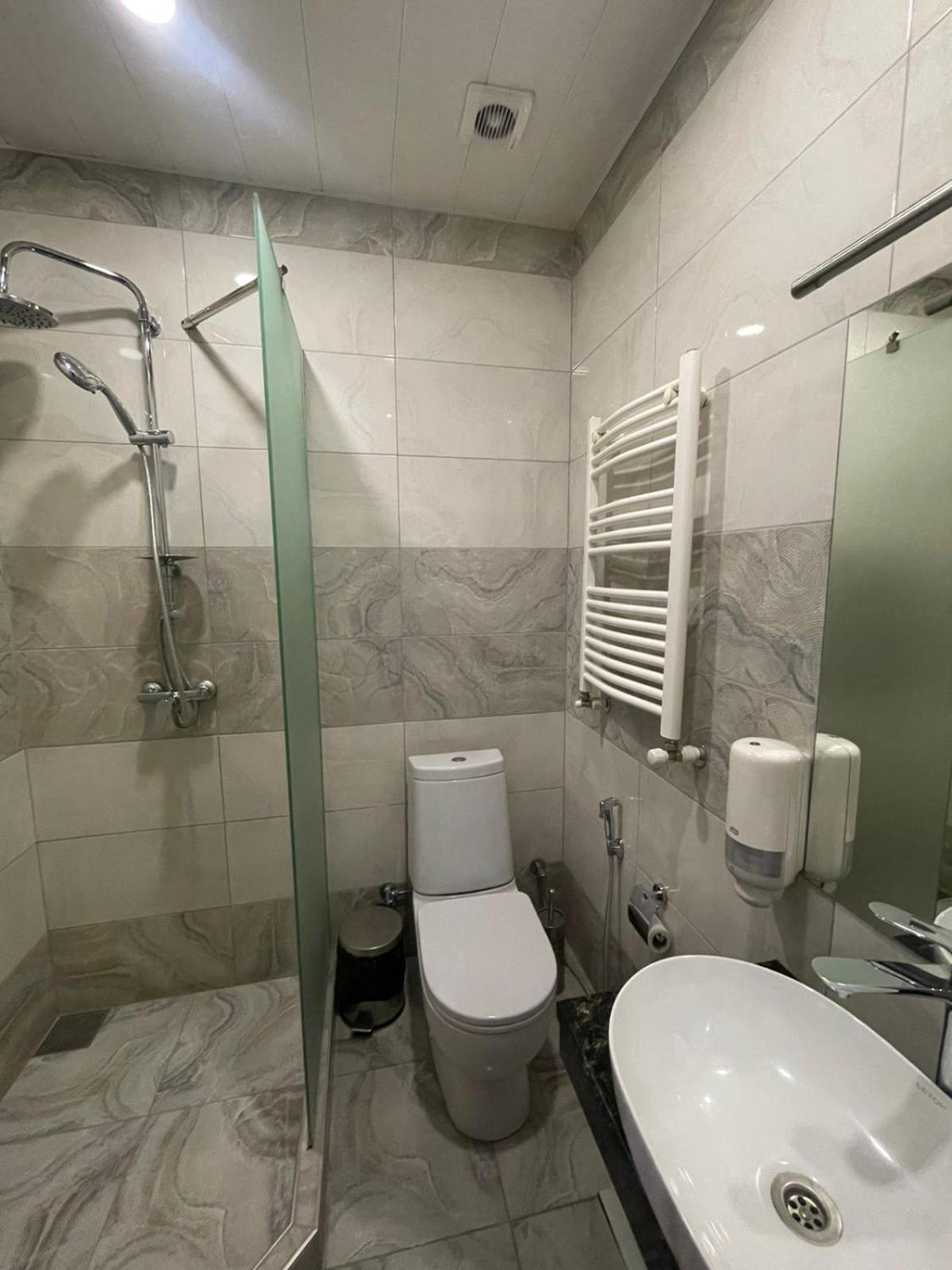 4Room Hotel Erevan Exterior foto
