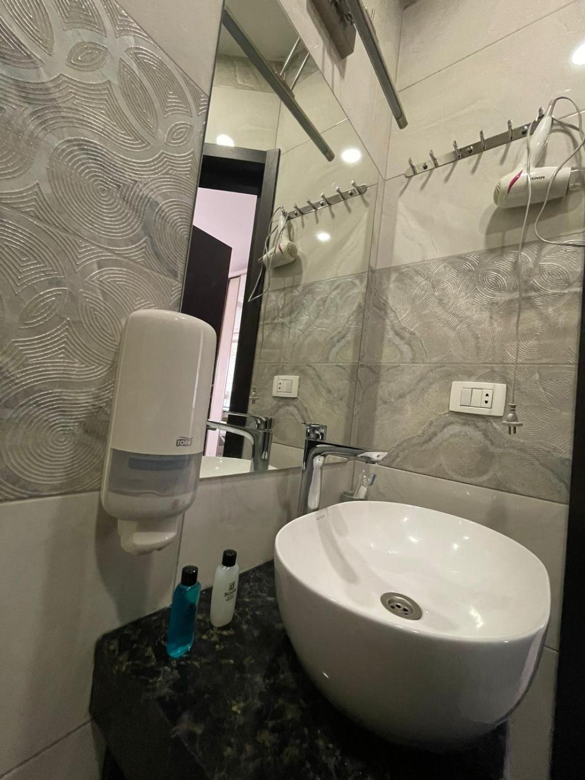 4Room Hotel Erevan Exterior foto