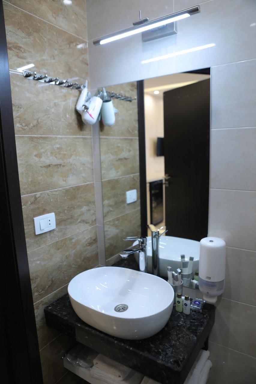 4Room Hotel Erevan Exterior foto