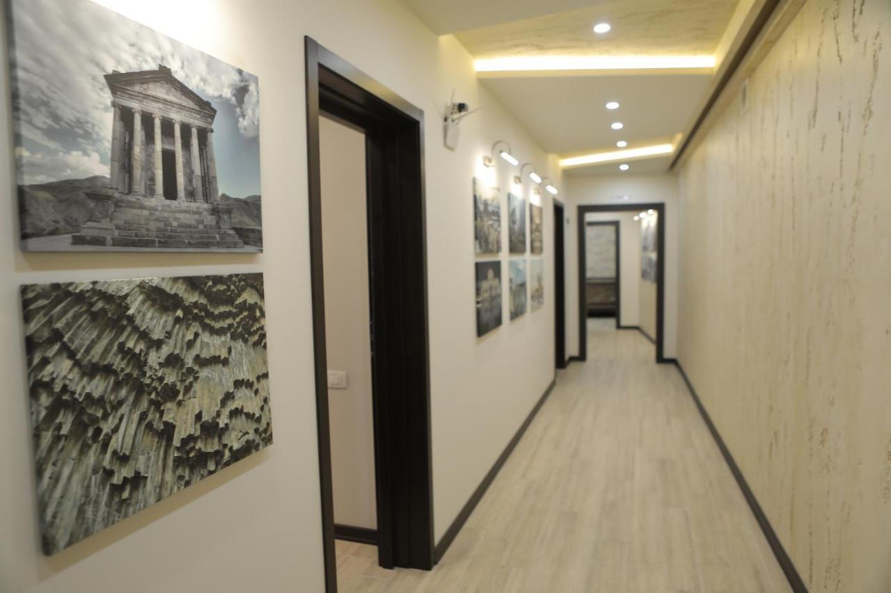 4Room Hotel Erevan Exterior foto